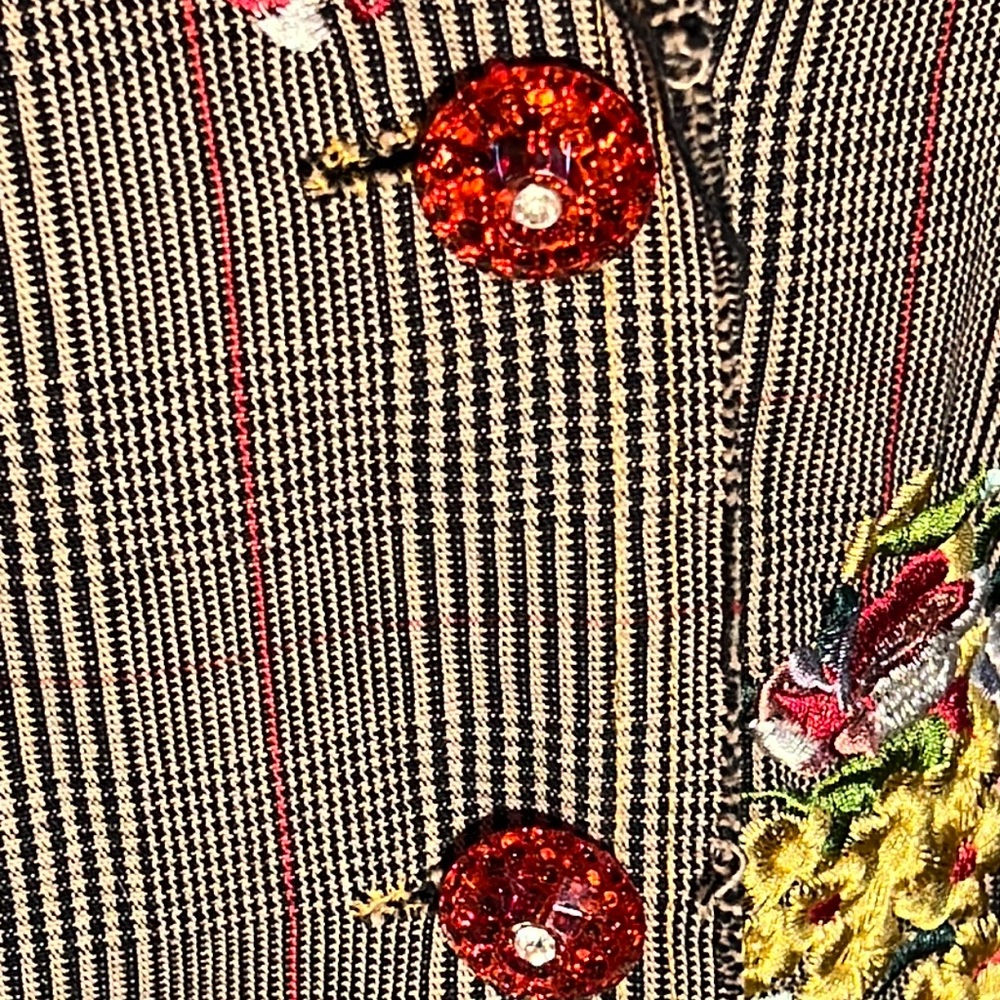 Paparazzi by Biz tweed blazer w/embroidered roses/ruby buttons/patch elbows-EUC - Picture 4 of 15